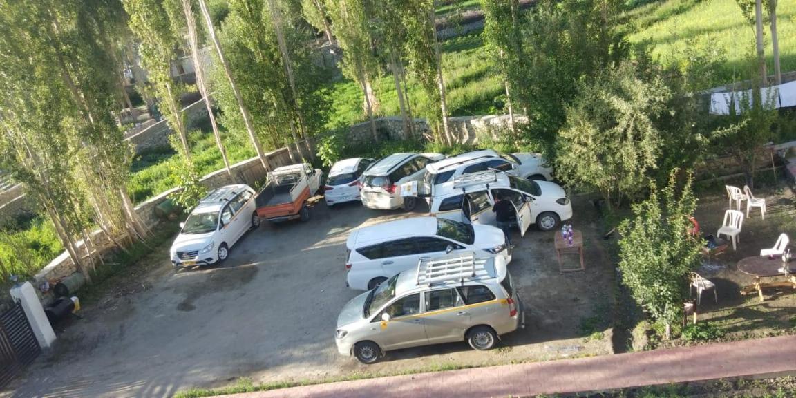 Hotel Nubra Residency Charāsa Exteriér fotografie